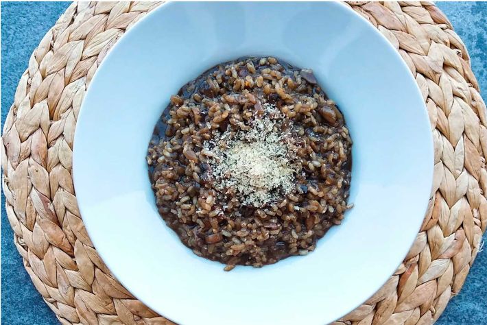 RISOTTO DE CHAMPIÑONES Y AJO NEGRO