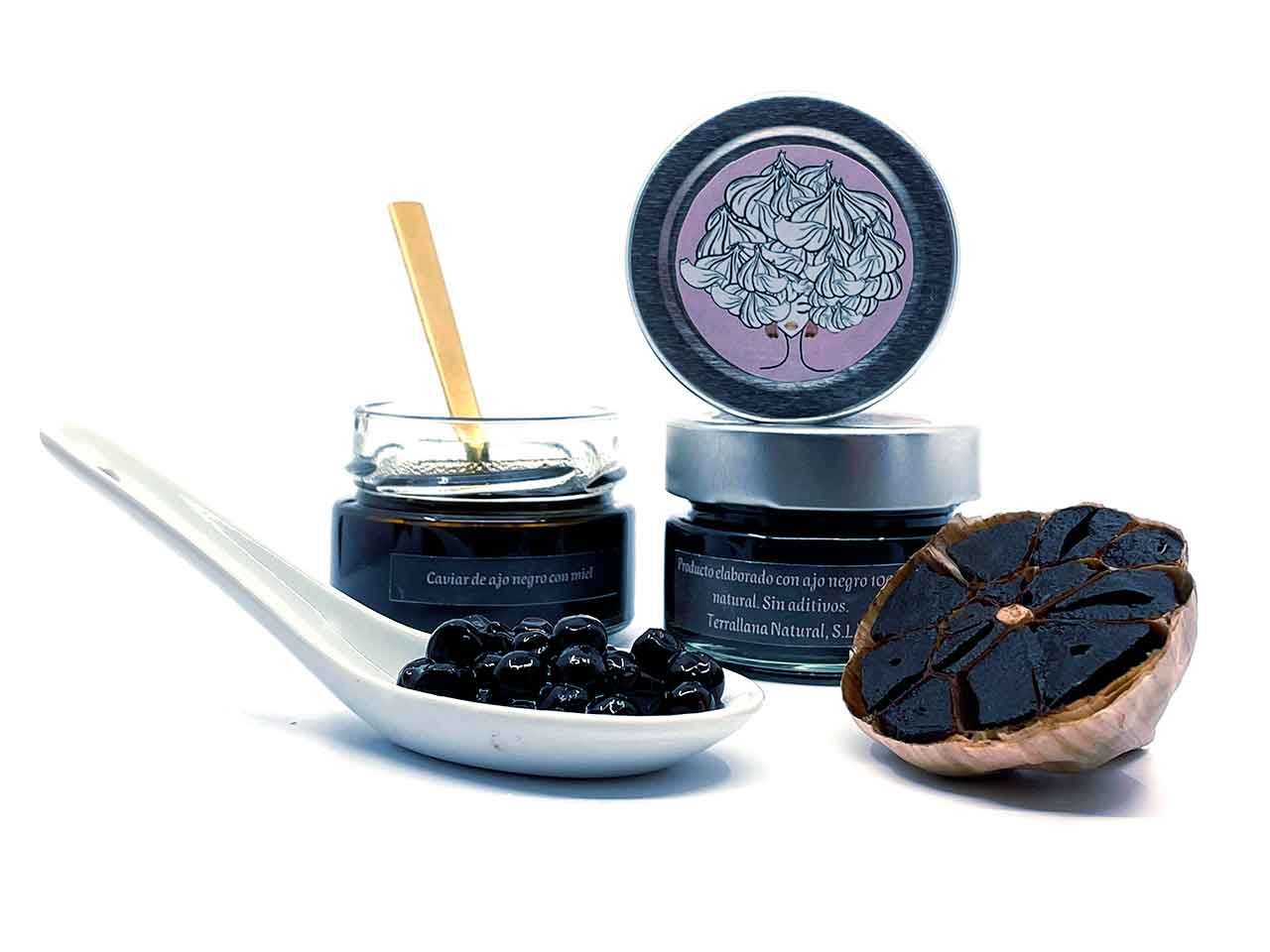 Caviar de ajo negro con miel.